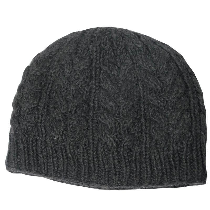 Irische Wollmütze mit Aran Strickmustern. Anthrazit.