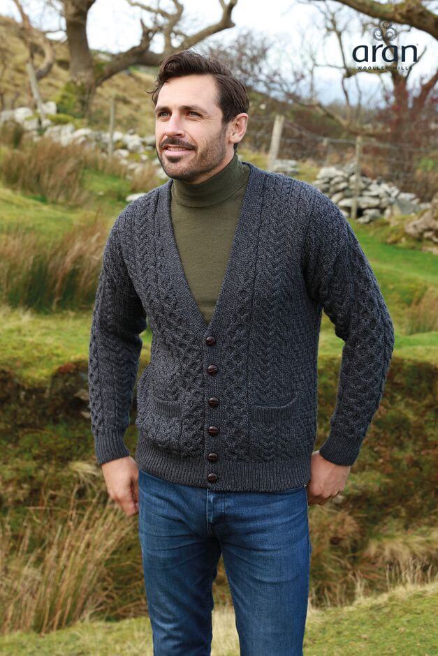 Irische Strickjacke aus Merinowolle. Anthrazit XXL