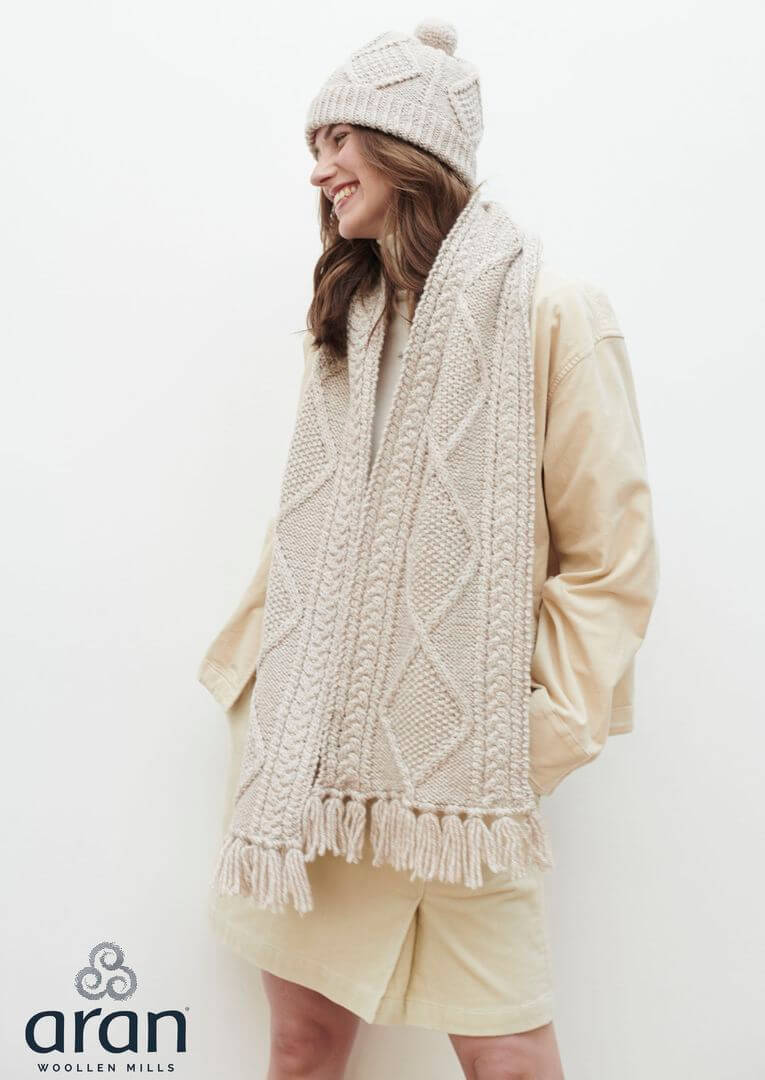 Handgestrickter irischer Aran Strickschal aus Merinowolle